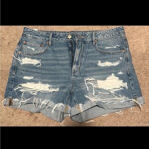 American Eagle tomgirl short 12